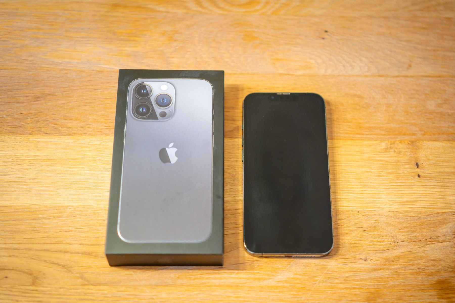 Apple Telefoni cellulari / Smartphones: Apple iPhone 13 Pro 256GB Graphite | Originalverpackung – Usato da Basel venduto da kos_lkg5 1