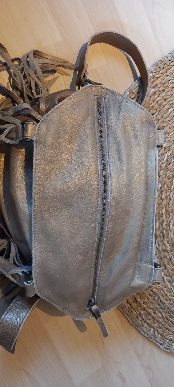 Liebeskind Sacs femmes: Liebeskind Handtasche mit Fransen beigegold – D'occasion à Rebstein par bestforyou 3