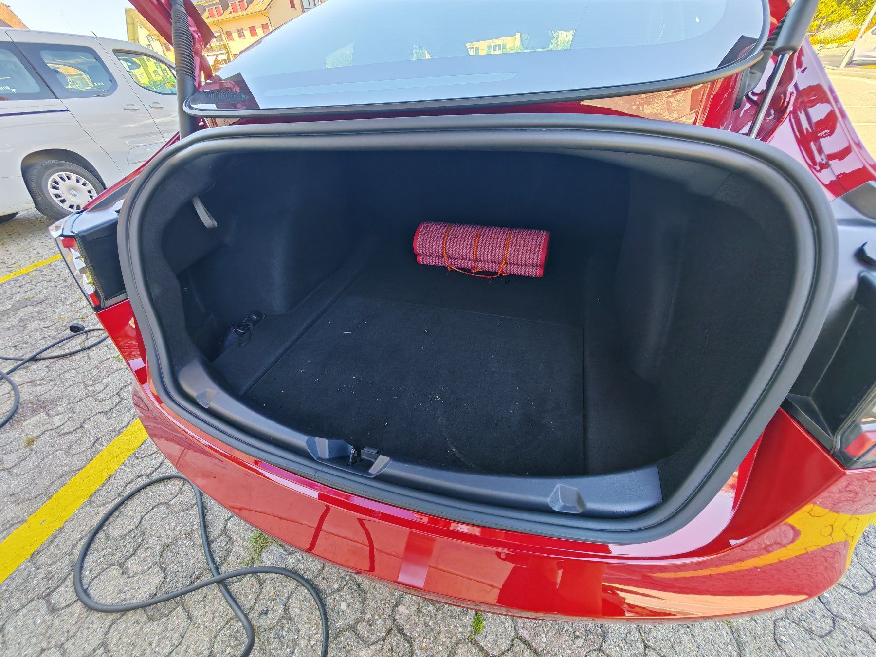Tesla Autos: Tesla model 3 Long range dual motor AWD 4x4 rouge – Gebraucht aus Bettens von jed2002 7