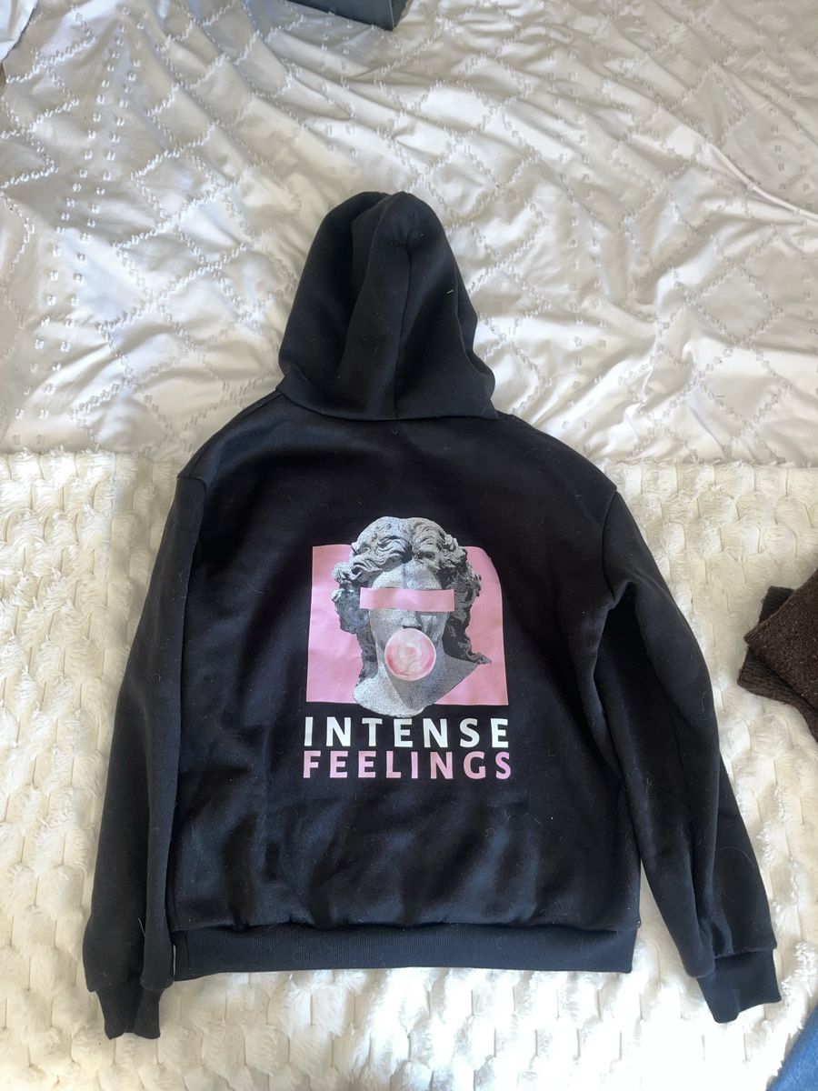 Pullover & Sweatshirts: Sweat à capuche noir taille S – Gebraucht aus Semsales von theaa157