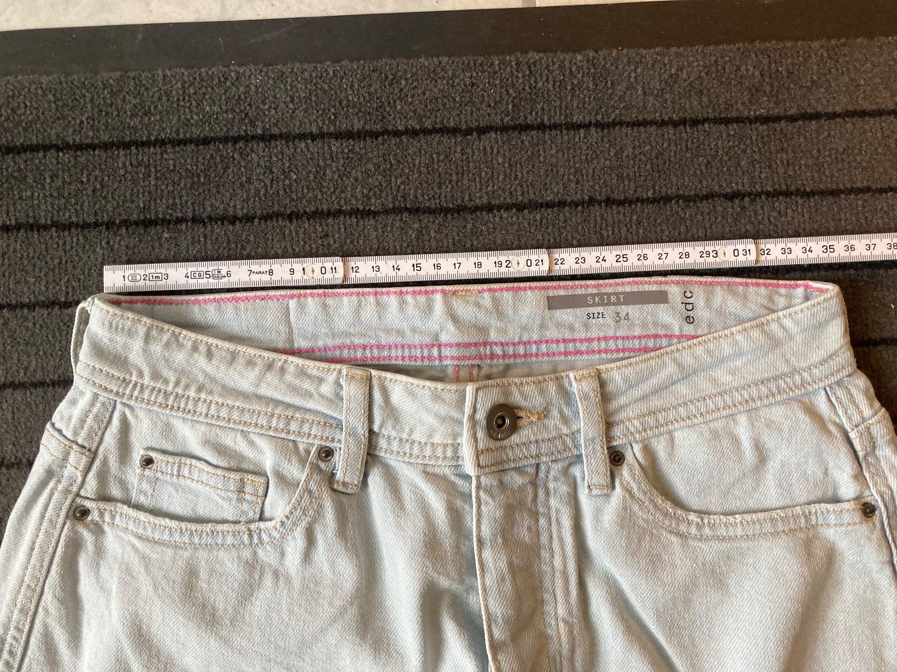 Gonne: Jeansrock hellblau Gr. 36 – Nuovo (secondo la descrizione) da Würenlingen venduto da Shovel7 2