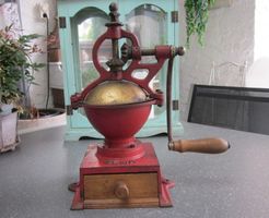 Antike Kaffeemühle Gusseisen, ELMA 1, Spanien 1920er Jahre