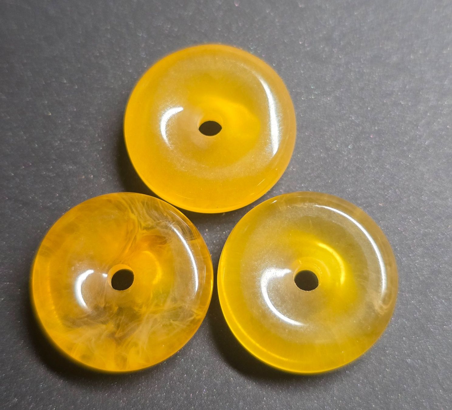 Mineralien & Heilsteine: 🧡✨ 3 wunderschöne Bernstein Pi-Scheiben im Set ✨ – Neu und originalverpackt aus Matzingen von Shay_Crystalz