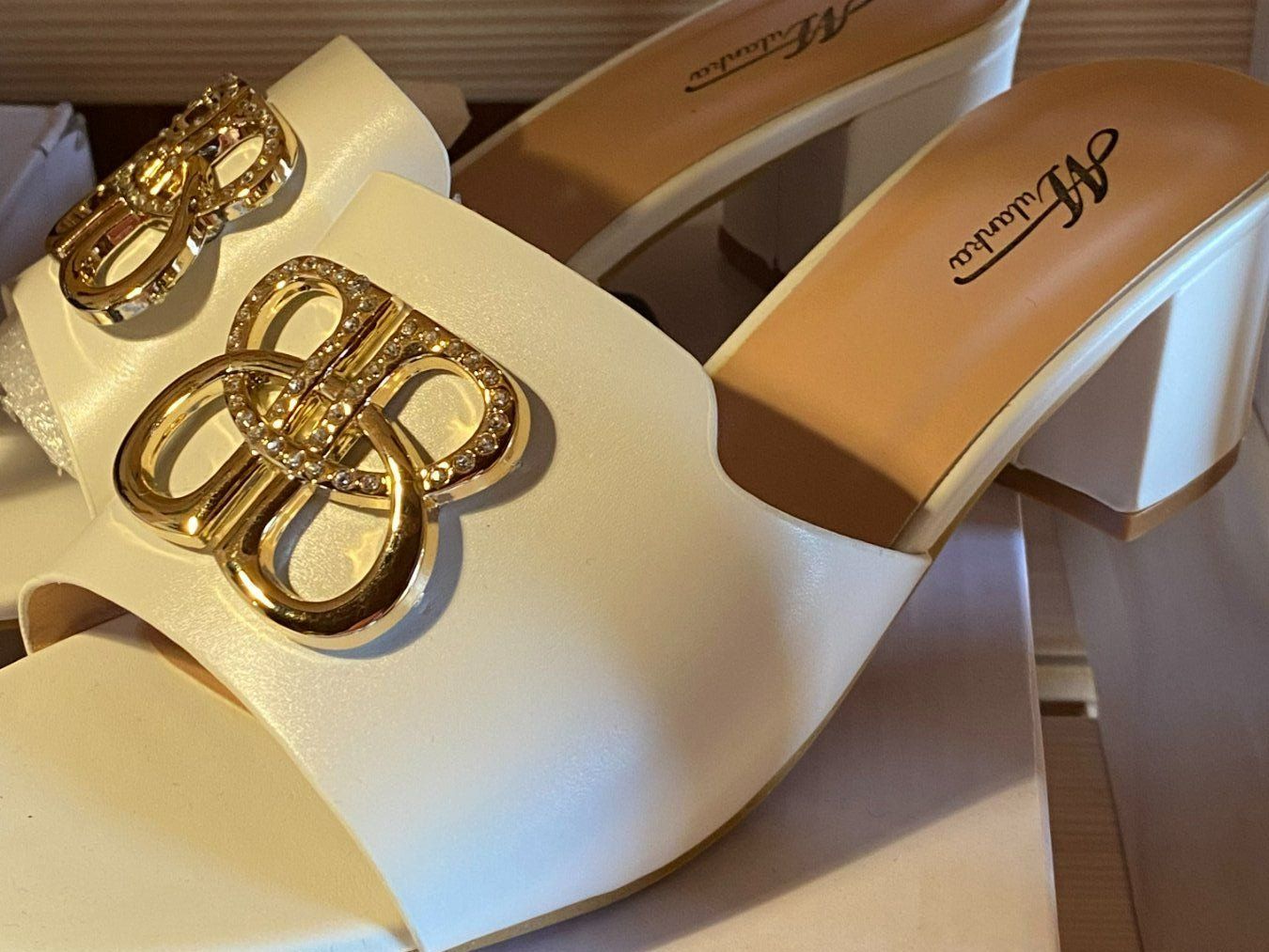Scarpe da donna: Damen Sandalen, Weiss-Gold – Nuovo e nell'imballaggio originale da Meienried venduto da ManuelaBoutique 7