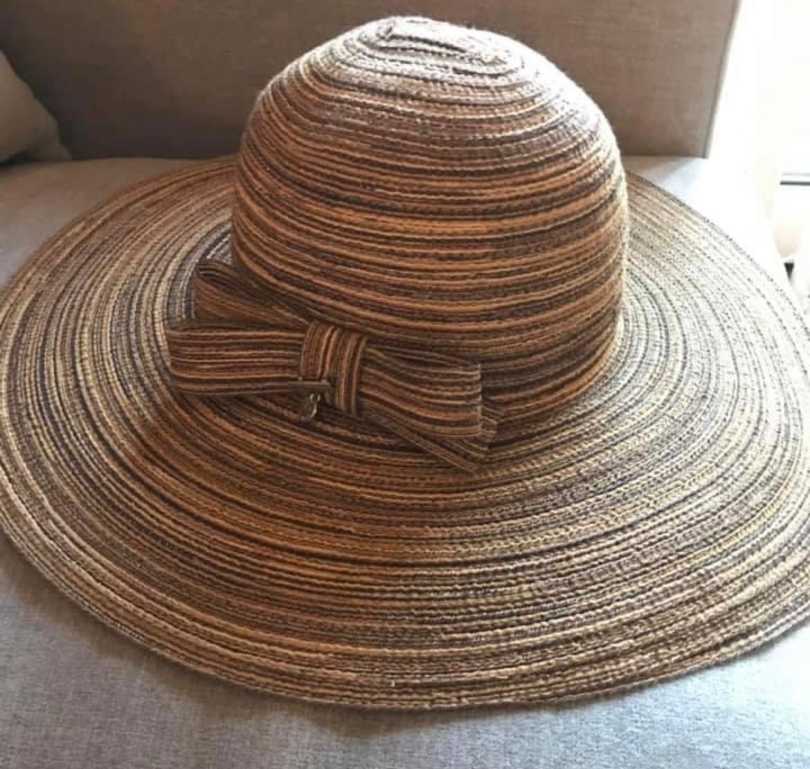 Armani Copricapi, berretti & cappellini: Brand new Armani hat 55cm – Nuovo (secondo la descrizione) da Embrach venduto da lau_2gtp 3