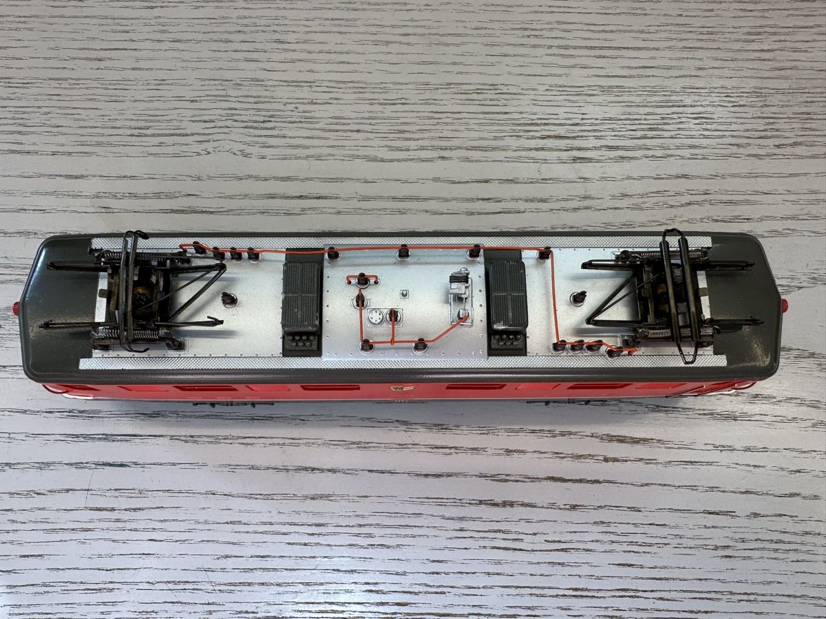 Märklin Modelleisenbahnen: Märklin 3332 SBB Ae 6/6 Altdorf – Gebraucht aus Lupsingen von New-Haven 4