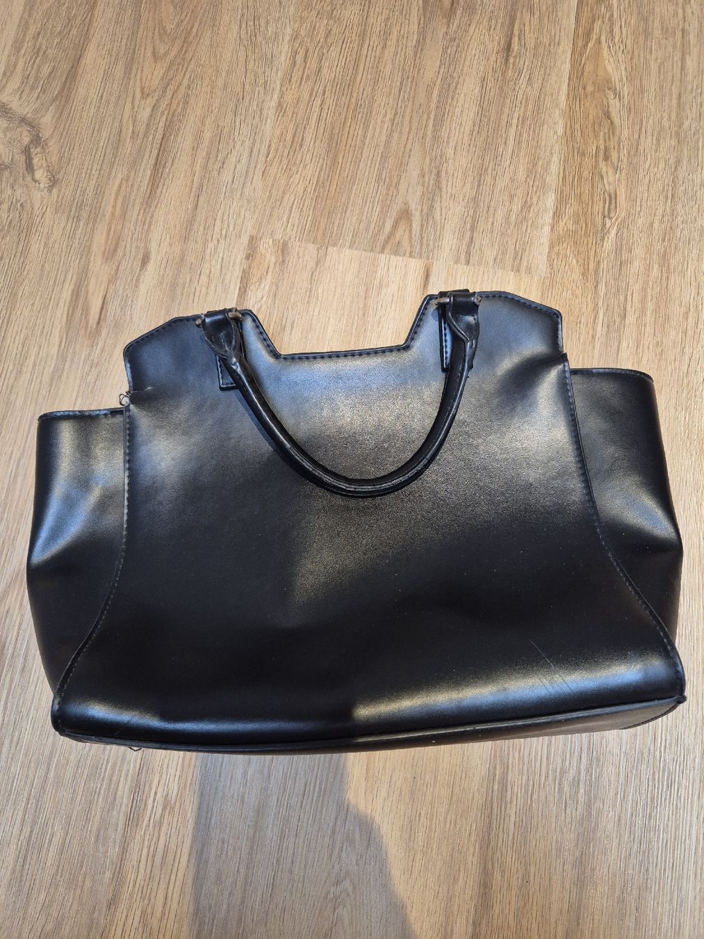 Taschen für Damen: Atmosphere Handtasche schwarz – Gebraucht aus St. Gallen von ali_tms5