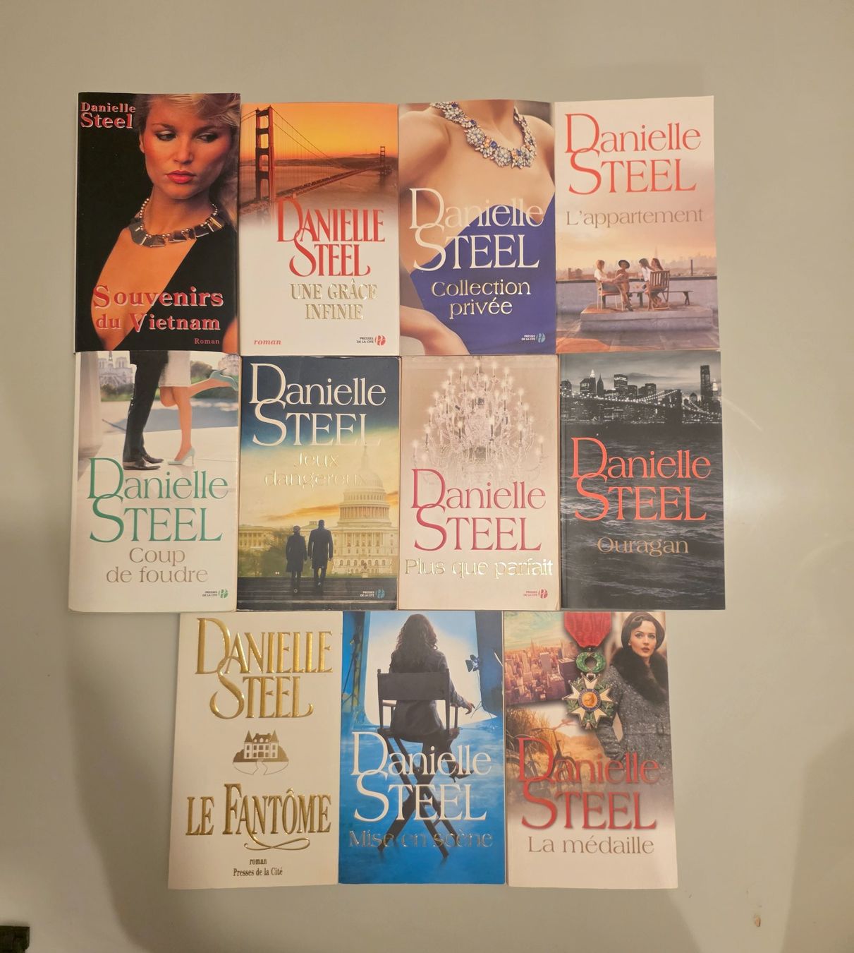 Bücher: 11 livres de Danielle steel – Gebraucht aus Jouxtens-Mézery von ger_hpd5