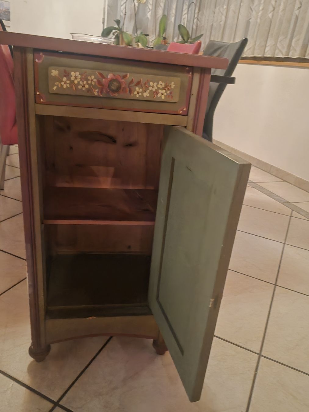 Comodini: Nachttisch bemalt mit Blumen Motiv Holz – Usato da Frauenfeld venduto da mel_2gqy 9