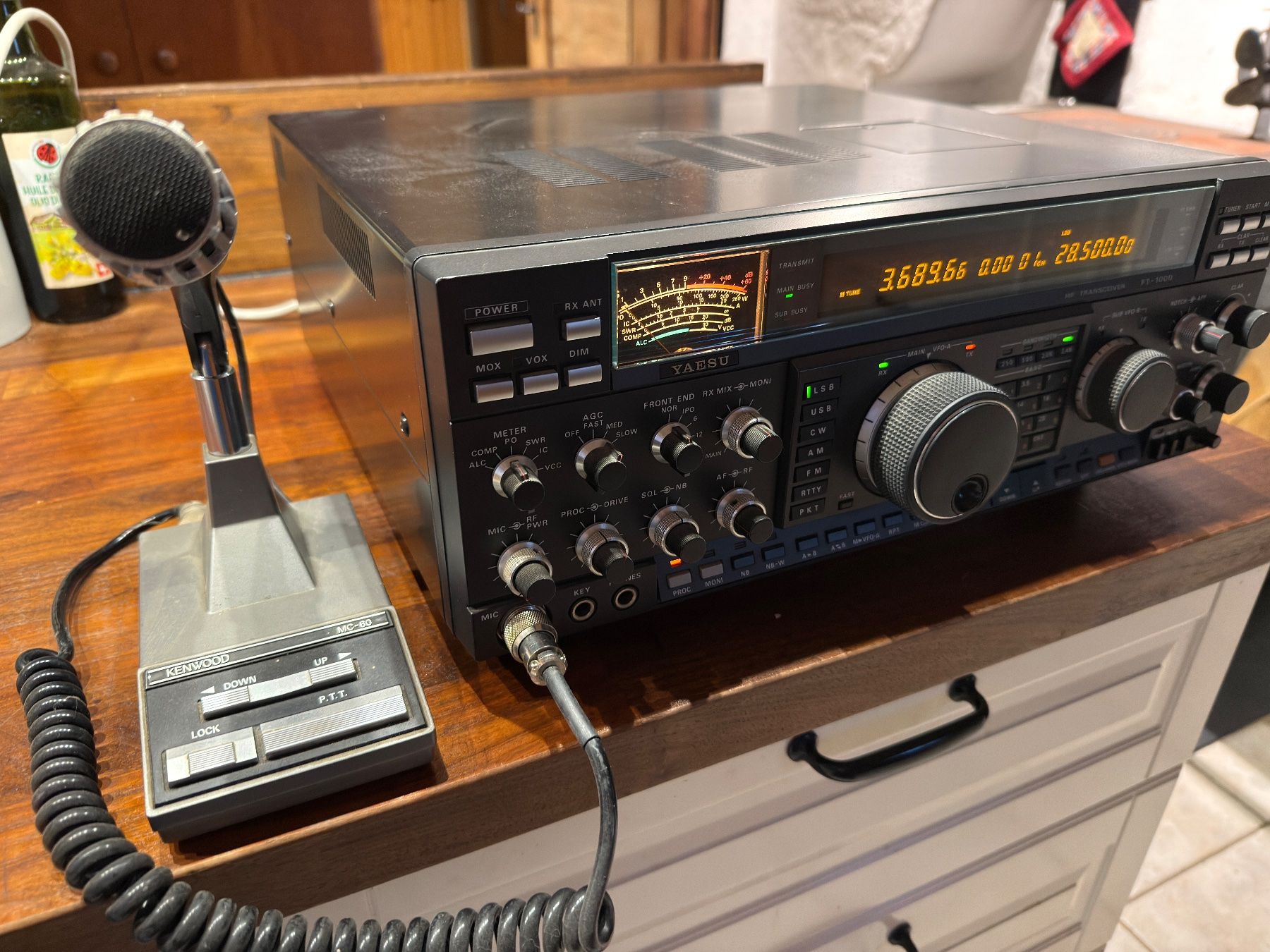 Yaesu Radiocomunicazione: Yaesu  FT 1000 (kein D) 200 Watt Ausgangsleistung – Usato da Lützelflüh-Goldbach venduto da Wurschdsalat 5