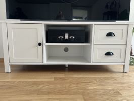 TV Stand / TV-Möbel