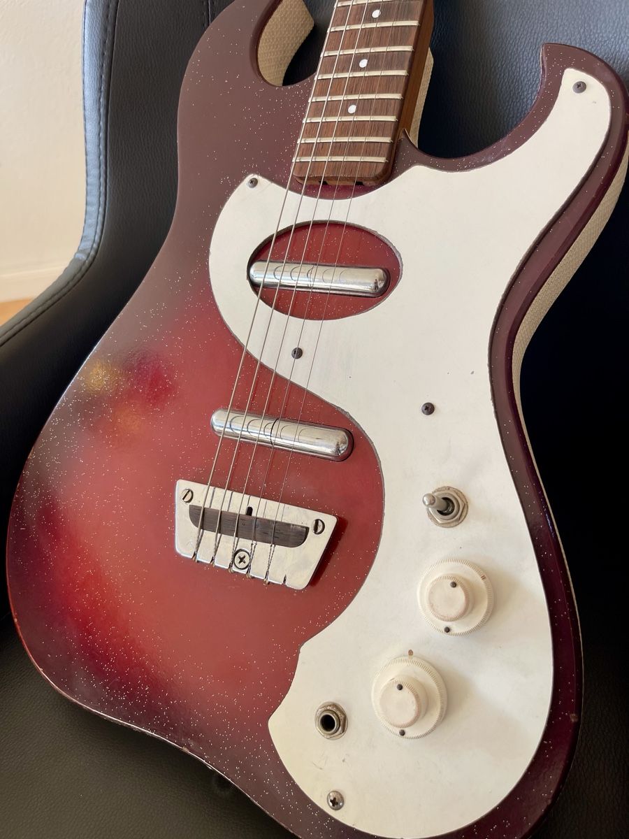 Vintage Strumenti musicali: Vintage - Silvertone 1963 Red Sparkle – Usato da Erlinsbach SO venduto da Abussi89 1