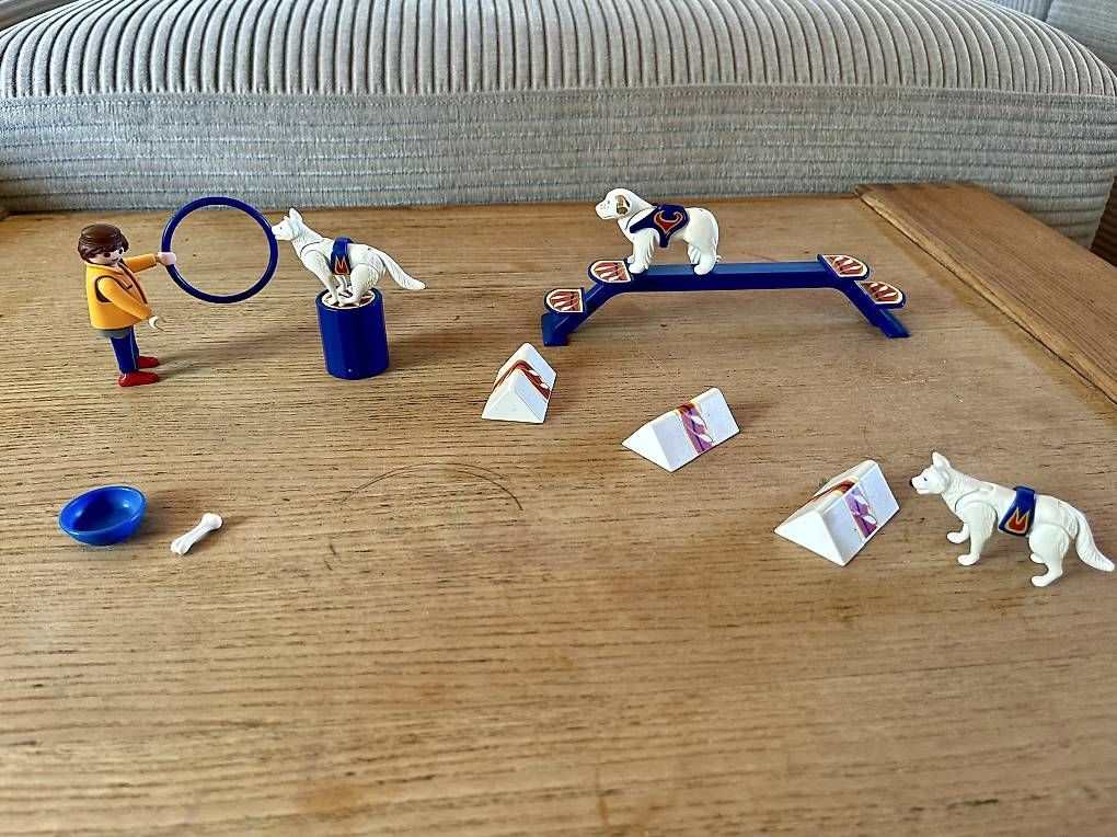 Jouets: Playmobil parcours de chiens – D'occasion à Sugiez par Essenti3L