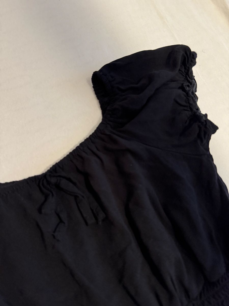 Top: BLACK CUTE TOP🖤 – Usato da Dietikon venduto da athiinax 1