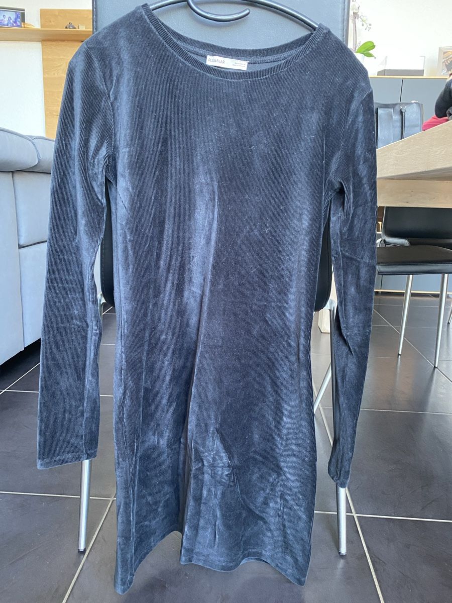 Pull&Bear Vestiti: Robe noire effet velours Pull&Bear – Usato da Essertines-Yverdon venduto da Alice977