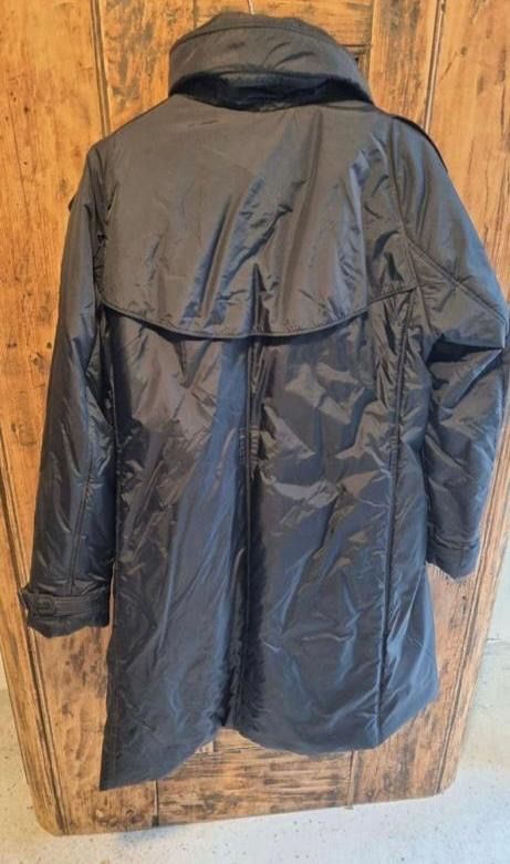 Burberry Cappotti: Manteau Burberry – Usato da Genève venduto da you_s6sr 2