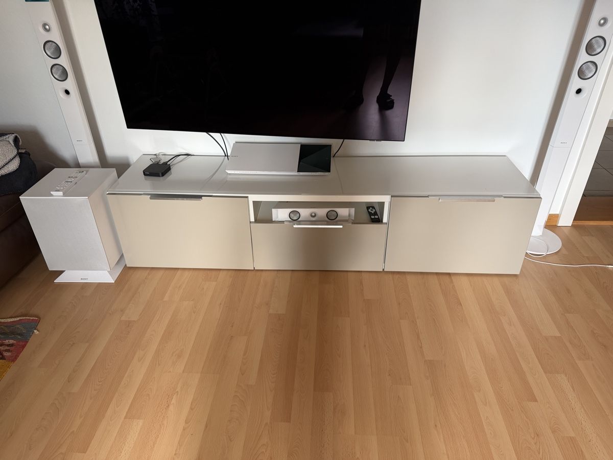 Ikea Mobili TV: TV Unterteil mit Schubladen gebraucht – Usato da Hermetschwil-Staff venduto da JamesonAnderson