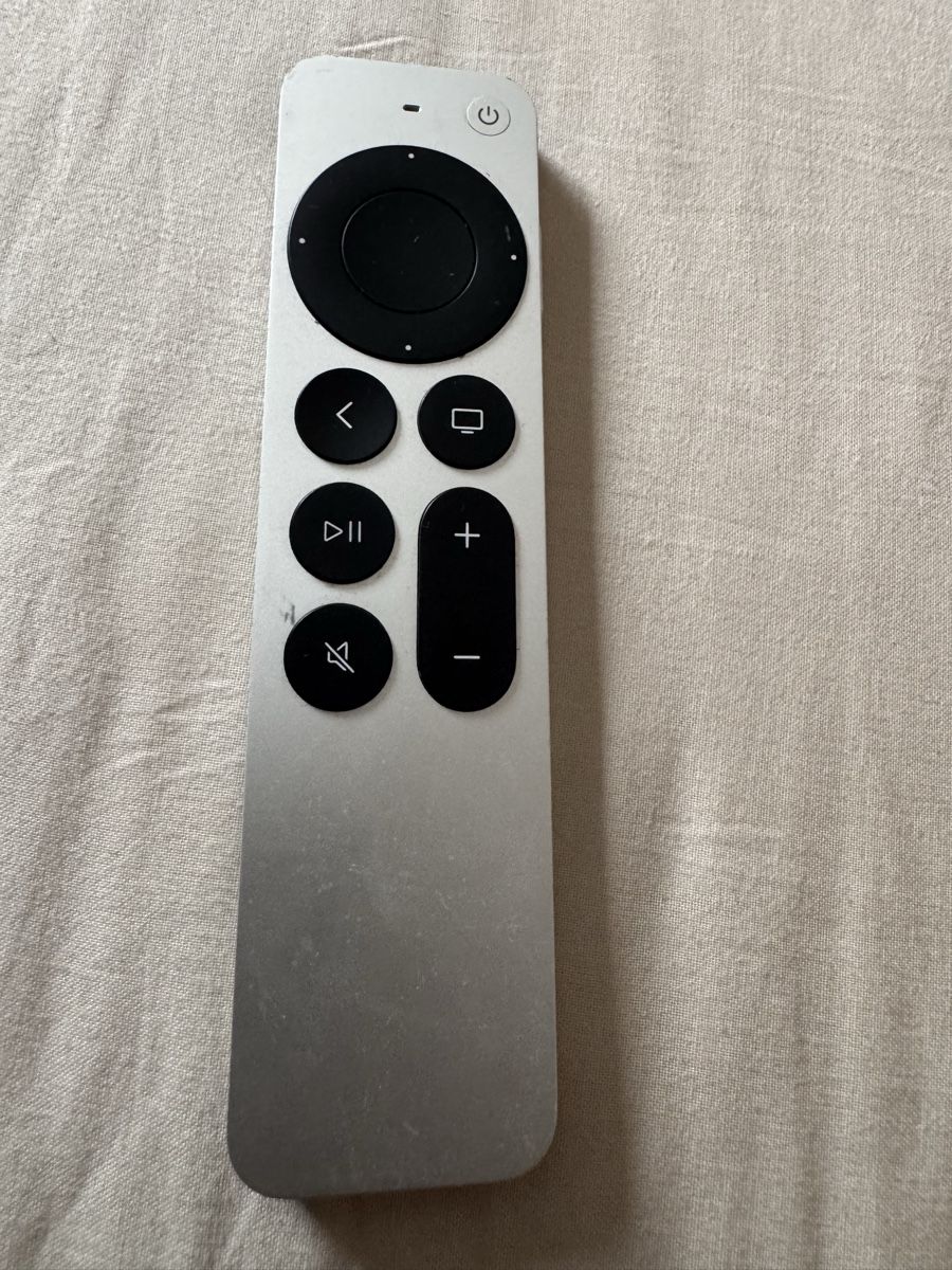 Apple Fernbedienungen: Télécommande Apple Siri (Apple TV) – Gebraucht aus Biel/Bienne von Baol1