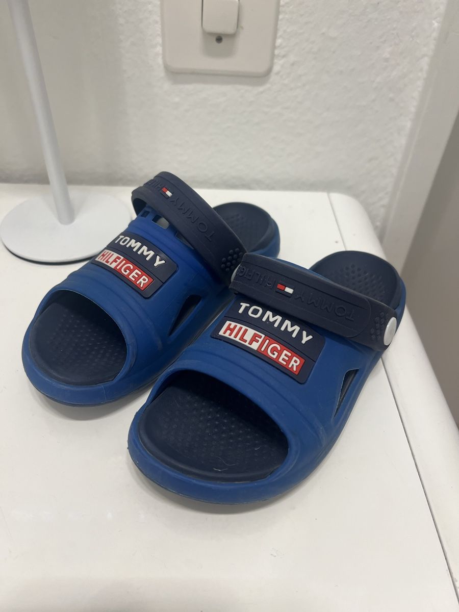 Tommy Hilfiger Scarpe per ragazzi: TOMMY BADE SCHLAPPEN/SANDALEN GR 29 – Usato da Basel venduto da theo-g77 1