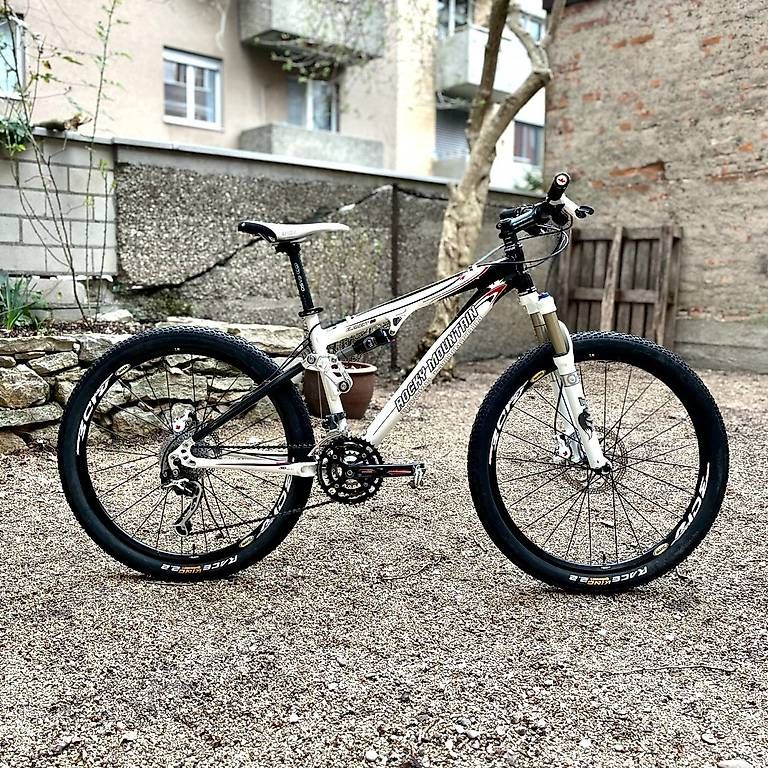 Biciclette: Mountainbike Rocky Mountain Element 50 – Usato da Basel venduto da fawema