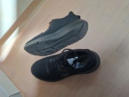 Sportschuh Gr. 42