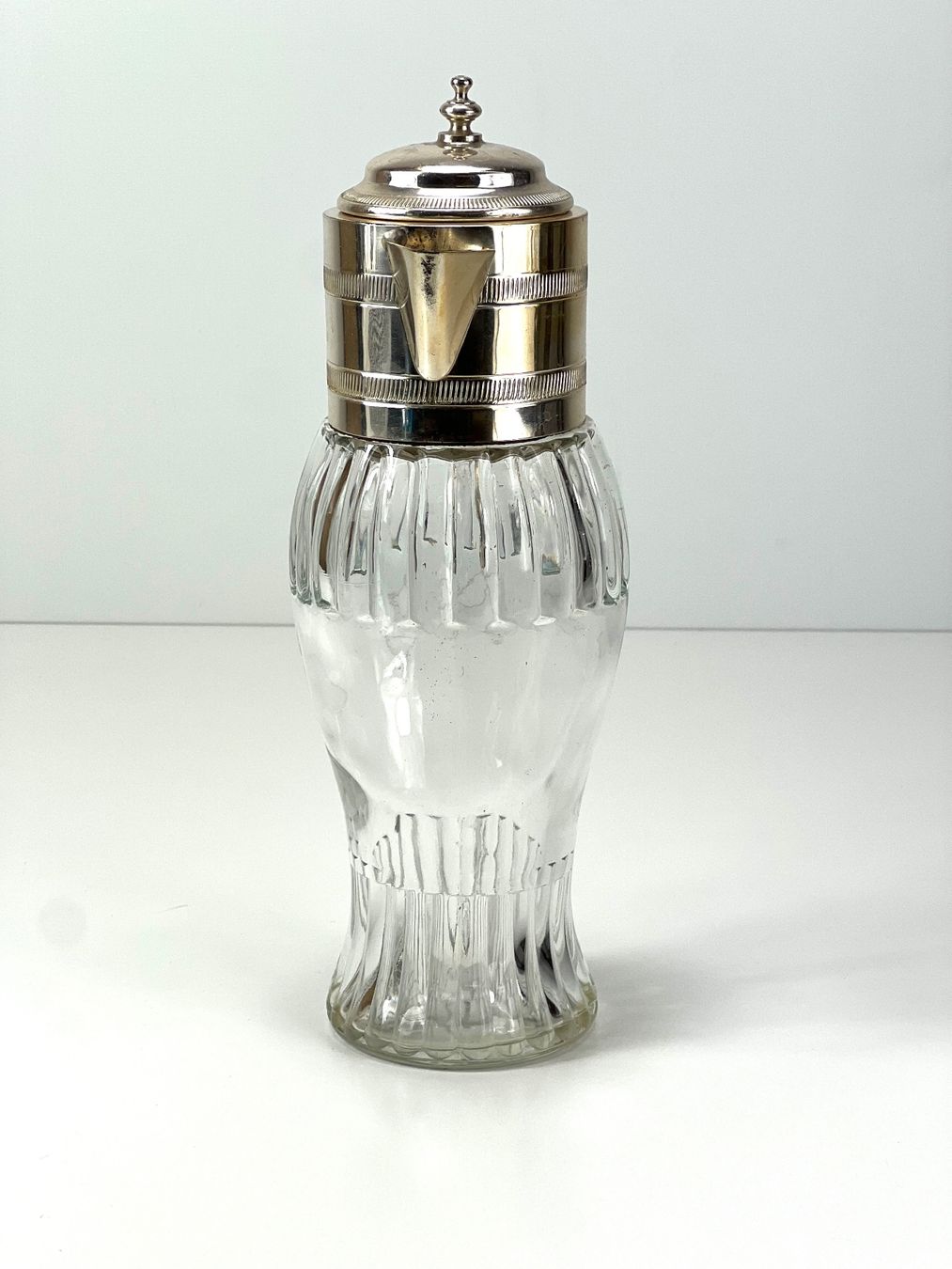 Carafes: Vintage Glaskaraffe Weinkaraffe mit Deckel versilbert – D'occasion à Zürich par Arche_Brockenhaus 2