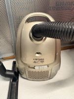 Vacuum Cleaner Model KST650