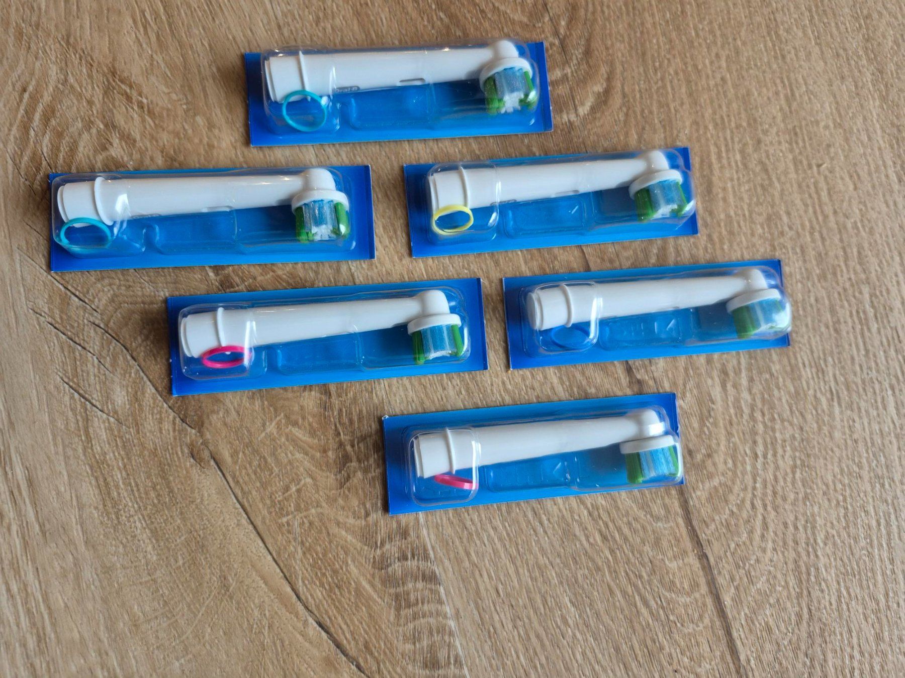 Oral B Cura dei denti: Ersatzzahnbürsten Oral-B – Nuovo e nell'imballaggio originale da Wangen SZ venduto da gab_r89s