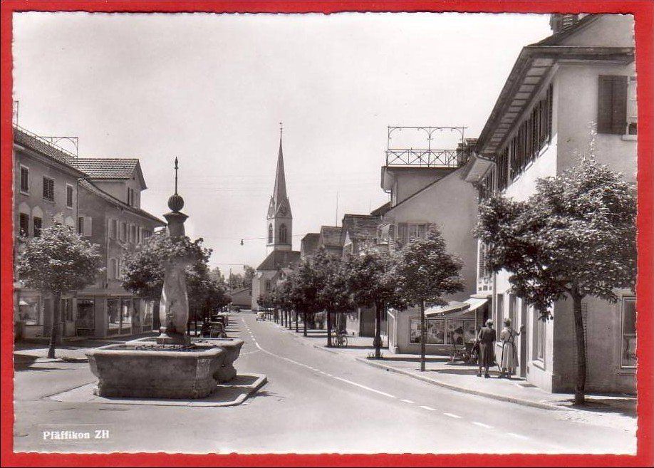 Cartoline postali: PFÄFFIKON ZH, STRASSENANSICHT, GROSSFORMAT – Usato da Grüningen venduto da Kartenlaube