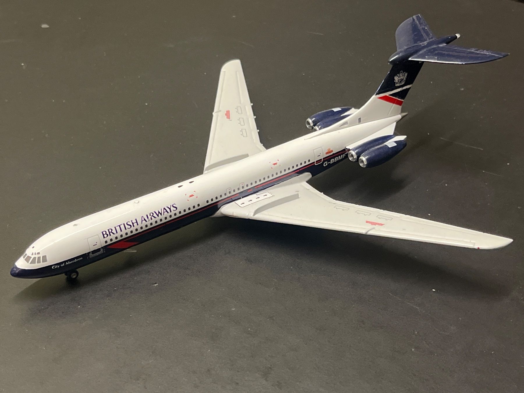 Kit di modellismo & Modellini statici: Vickers VC 10 Super, British Airways 1:200 – Nuovo (secondo la descrizione) da Rombach venduto da wal_xxr7