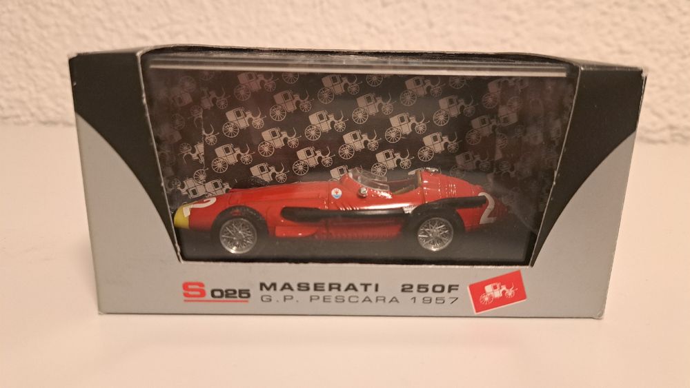 BRUMM PROM MI002 Echelle 1/43 | MASERATI F1 250F N 44 MONACO GP 1958 MARIA TERESA DE FILIPPIS - LA PRINCIPESSA DEL BRIVIDO RED