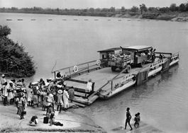 Afrika, Flussüberquerung mit einer Fähre