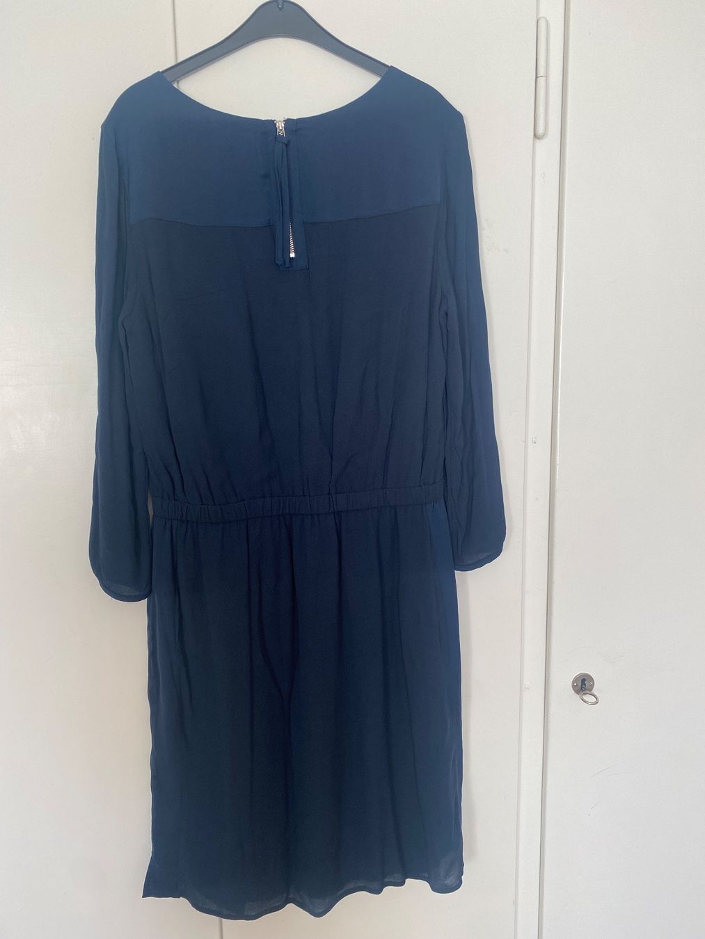 H&M Robes: Kleid Gr 40 dunkelblau – D'occasion à Zürich par Herbion1 1