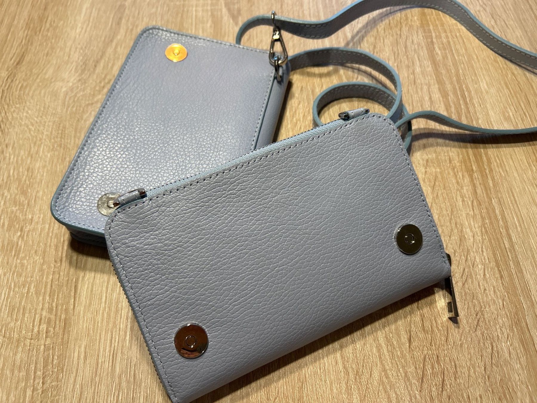 Borse da donna: Handytasche mit abnehmbarer Geldbörse hellblau echt Leder – Usato da Brunnen venduto da Nala2929 5