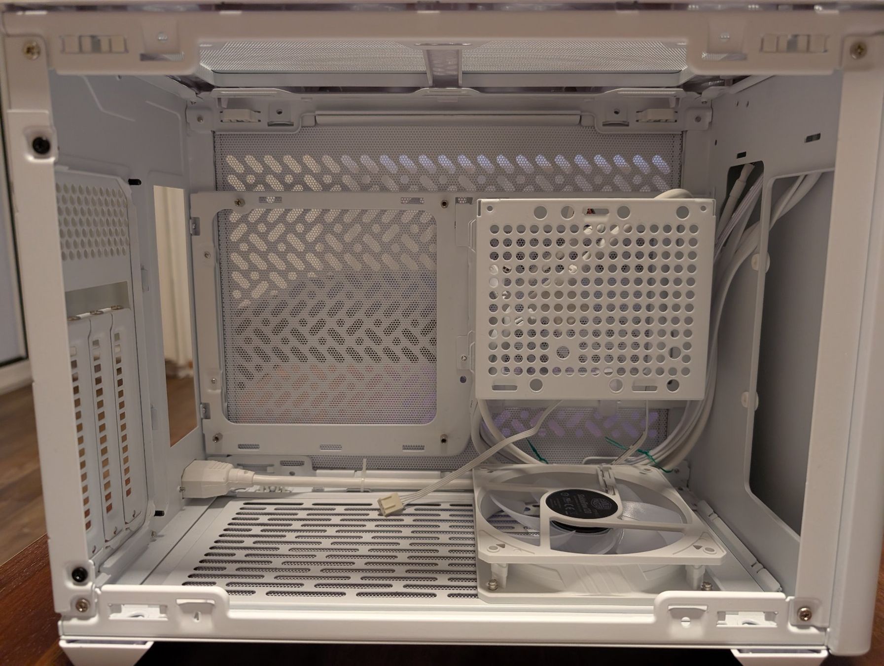 Custodie: CoolerMaster NR200P V2 Gehäuse – Usato da Zürich venduto da Toruko 6