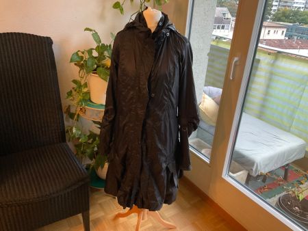 Trop stylé et original manteau léger noir NILE , t. S