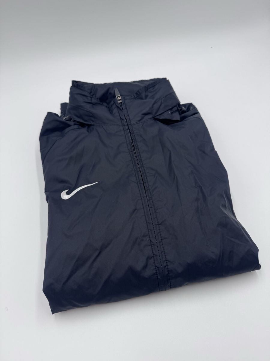 Nike Giacche: Nike Jacke Windbreaker / Grösse M / Schwarz – Nuovo (secondo la descrizione) da Arnegg venduto da PascalHelfenberger