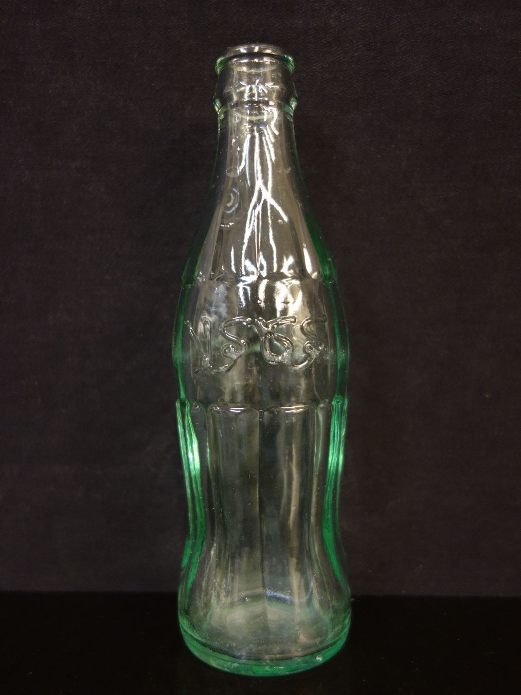 Coca-Cola Flaschen: 1 kleine alte Flasche COCA-COLA ARABISCH – Gebraucht aus Kerzers von Flaschenposten 4