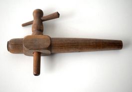 Antiker Zapfhahn für Weinfass Hahn aus Holz