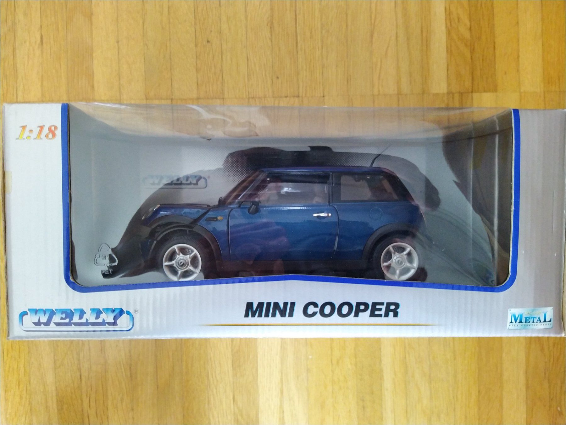 Welly Modellini d'auto: Modell Mini Cooper Welly 1:18 von 2002 – Nuovo e nell'imballaggio originale da Bern venduto da micky031
