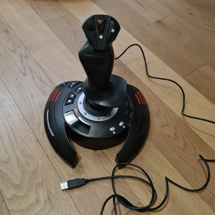 Joystick Thrustmaster T.Flight Stick X | Kaufen auf Ricardo