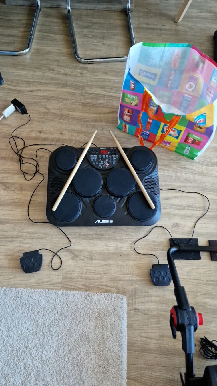 Alesis Strumenti musicali: Electronic Drum Pad Alesis CompactKit 7 with Pedals – Usato da Bern venduto da Klare-Hoffnung 4