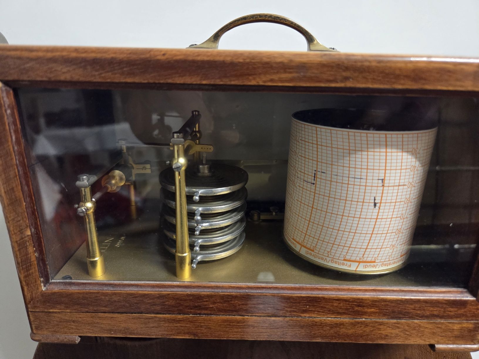 Altri elettrodomestici e apparecchi d’epoca: Barograph Messinstrument Holzgehäuse  – Usato da Dietikon venduto da Allegra34 1
