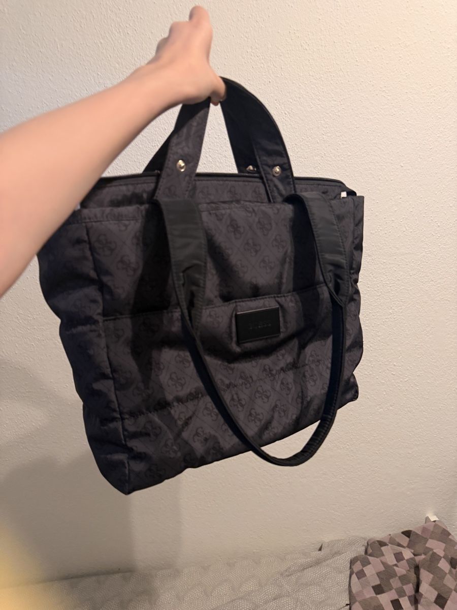 Guess Borse da donna: Borsa shopper Guess imbottita – Nuovo (secondo la descrizione) da Buchs AG venduto da mas_vd2v