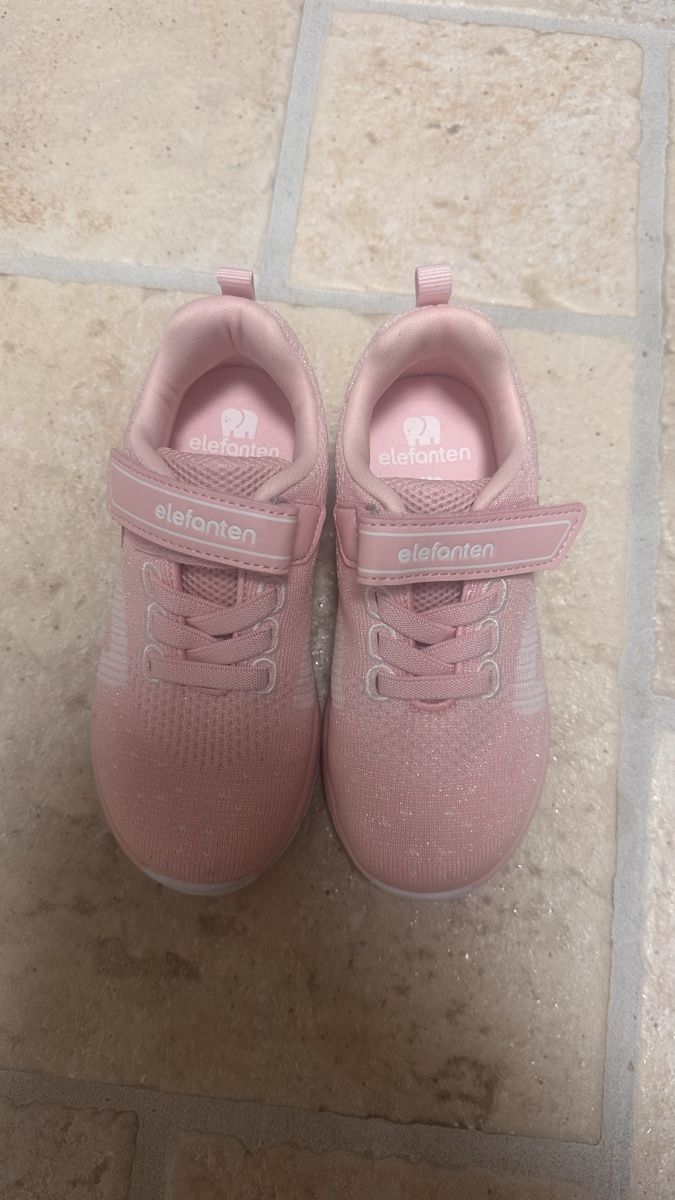 Elefanten Schuhe für Mädchen: Mädchen Turnschuhe elefanten – Gebraucht aus Oberglatt ZH von jul_q86q