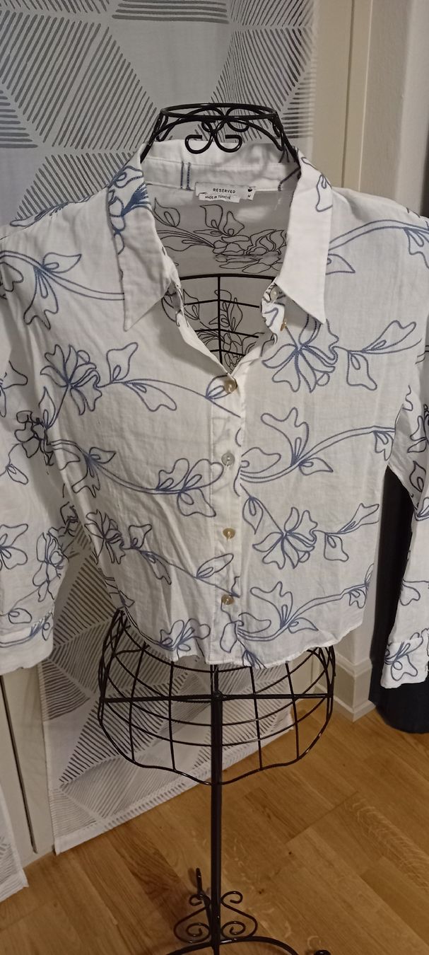 Camicette: kurze bluse von reserved gr M – Nuovo (secondo la descrizione) da zürich venduto da janjaz