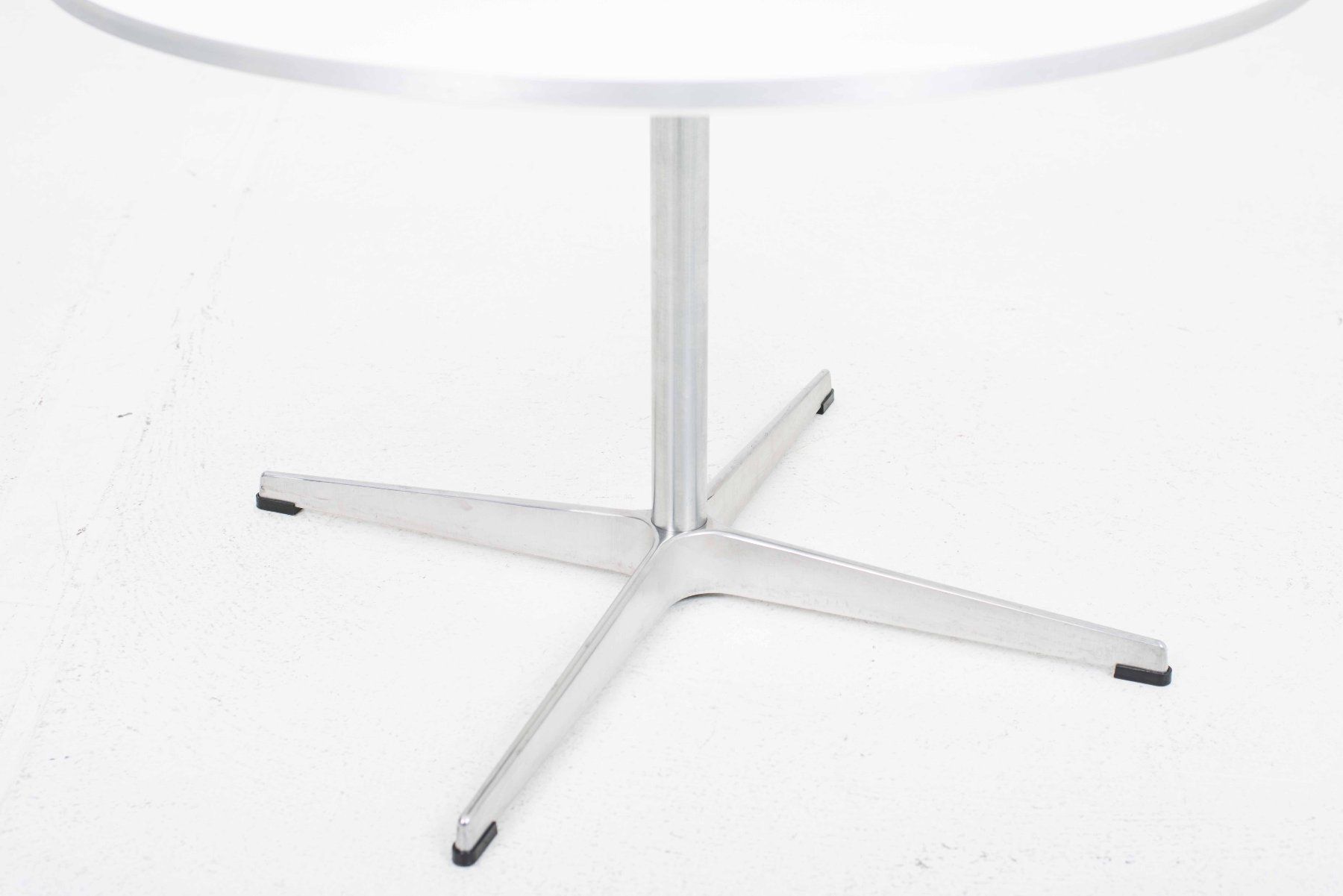 Fritz Hansen Tische: Fritz Hansen A222 Couchtisch von Arne Jacobsen – Gebraucht aus Zürich von STUZH38 6