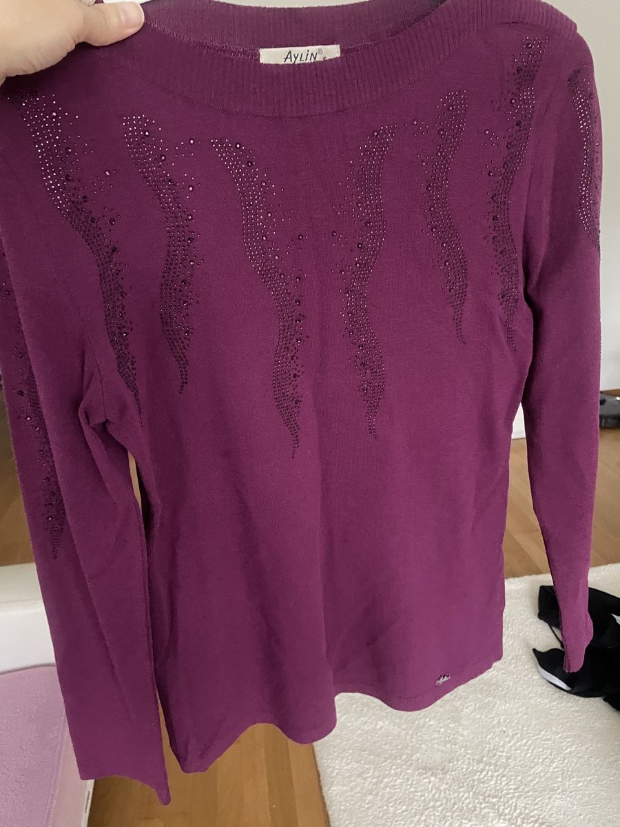 Maglioni & Felpe: Pullover Aylin lila mit Strasssteinen Grösse S neu – Usato da Stettlen venduto da Ts_6125 1