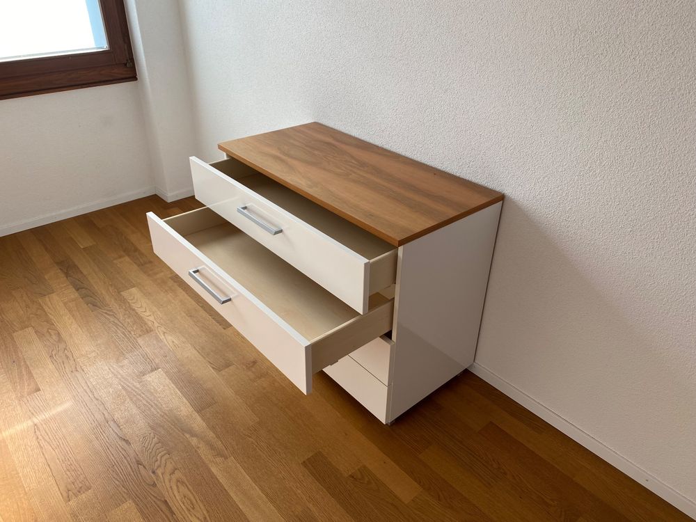 Hochwertiges Schlafzimmer komplett (weiss / Nussbaum) Kaufen auf Ricardo