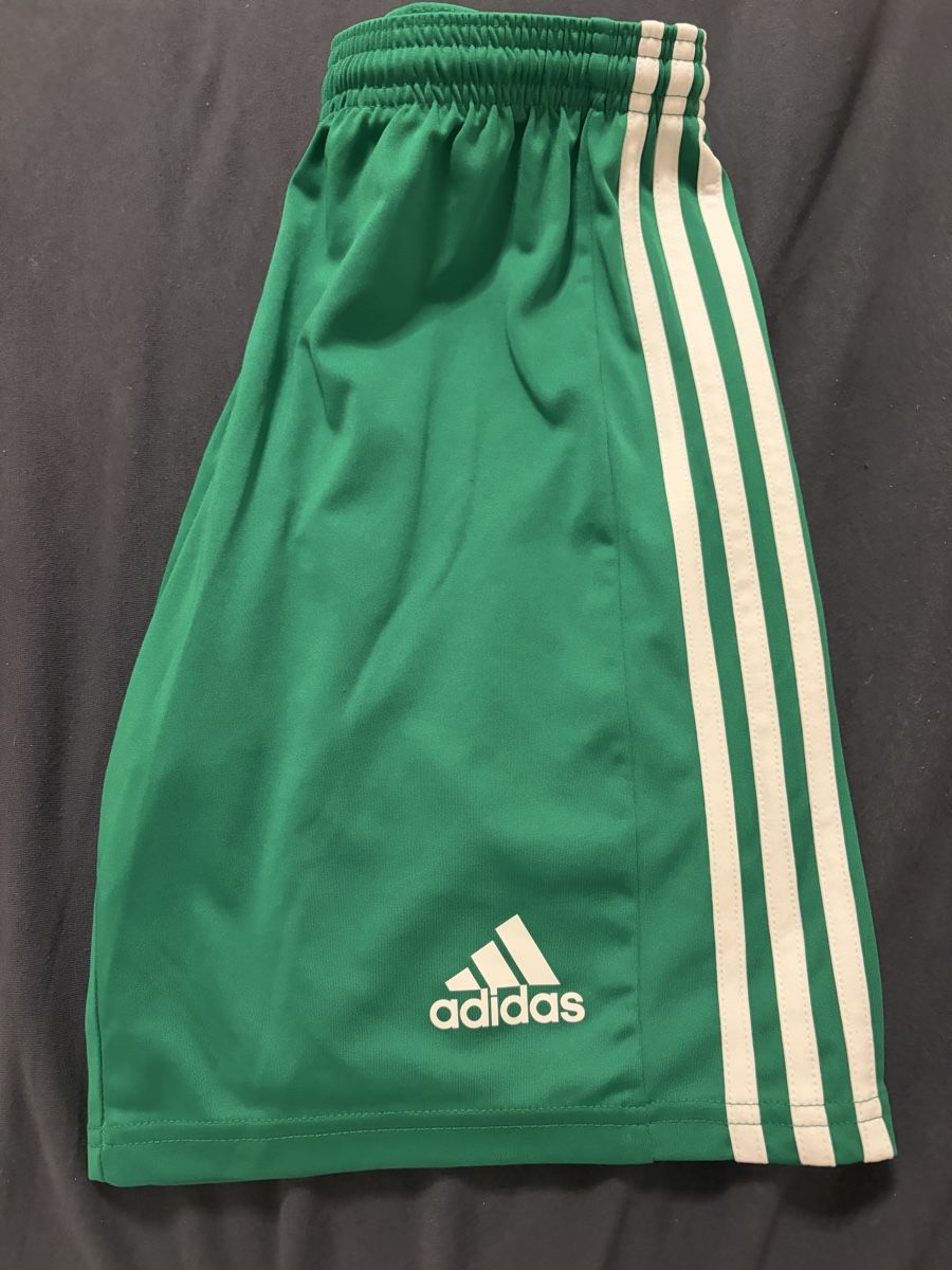 Pantalons: Adidas Hosen – D'occasion à Eggerberg par nicolas.wasmer 1